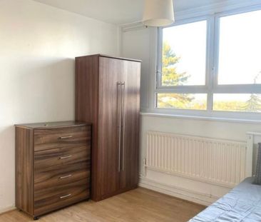 Room in a Shared Flat, Frensham Drive, SW15 - Photo 5
