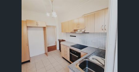 CHARMING, GARAGE,& HUGE STORAE , GREAT LOCATION! - Photo 2