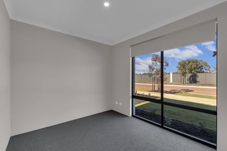 Three Bedroom Home Available in Baldivis - Photo 4