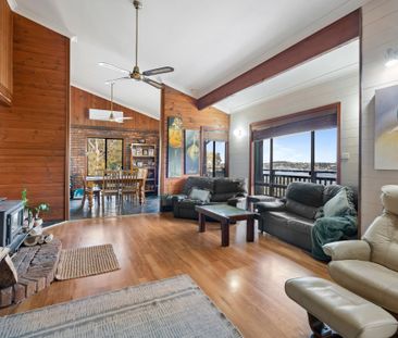 TOP OF THE TREE TOPS HOME WITH LAKE VIEWS - Photo 3