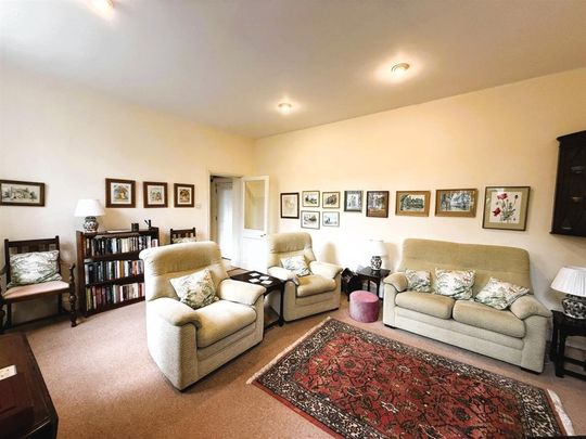 Tiverton Castle - Photo 1