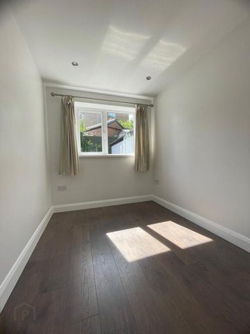37 Hillside Crescent, Belfast, BT9 5EN - Photo 2