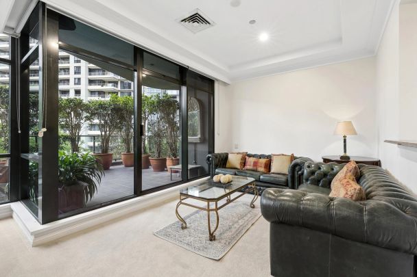 Stylish Observatory Tower Garden Apartment with Brand New Carpet | Furnished or Unfurnished - Photo 1