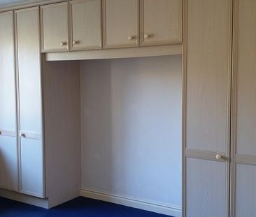 3 bedroom detached bungalow to rent - Photo 3