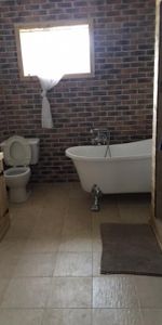 GRANGE CHAMBRE À LOUER TOUT INCLUS– RIVIÈRE-DES-PRAIRIES- Montreal - Photo 4