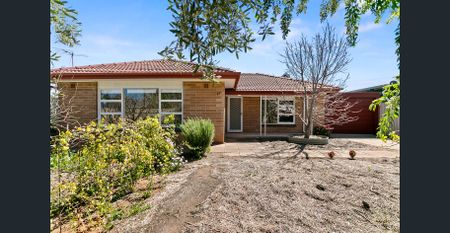 Spacious & Comfortable Living in a Convenient Location - Photo 4