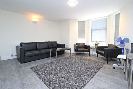 1 bedroom in a house share to rent - Photo 2