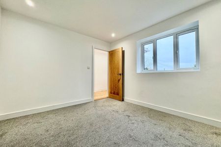 Widford Road - Photo 2