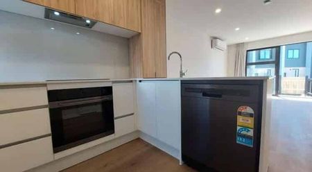 3 Bedrooms in Glen Eden - Photo 3