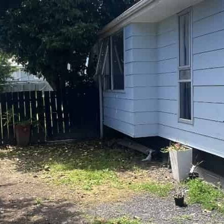 3 Spacious Bedrooms - - Photo 2