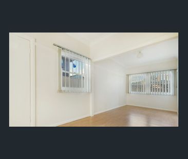 Don't Miss this Gem in Shellharbour Village - Photo 4