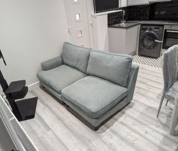 Dickenson Road Manchester - Photo 6