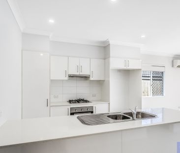 9 Mount Pleasant Street, Park Ridge QLD 4125 - House For Rent | Domain - Photo 4