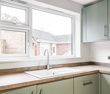 3 bedroom detached bungalow to rent - Photo 6