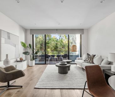 Stylish two level living in the heart of Essendon - Photo 4