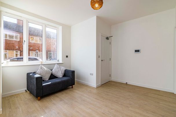 Cliff Road, Nottingham, NG1 - Photo 1