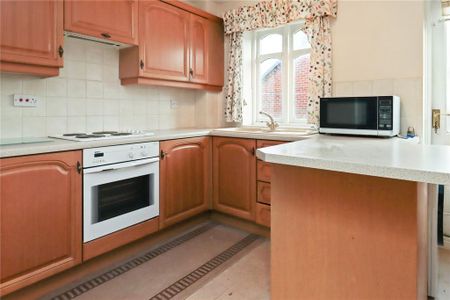 2 bedroom terraced house to rent - Photo 2