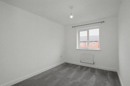 3 bedroom semi-detached house to rent - Photo 2