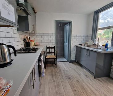 1 bedroom in a house share to rent - Photo 6
