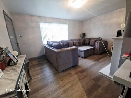 3 bedroom end of terrace house to rent - Photo 2