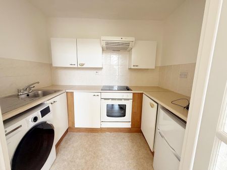 1 bedroom flat to rent - Photo 2