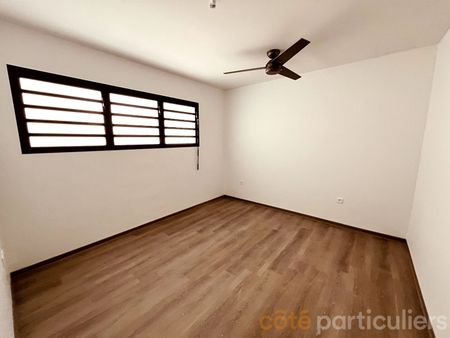 A LOUER T2 NON MEUBLE - BELLEPIERRE - Photo 2