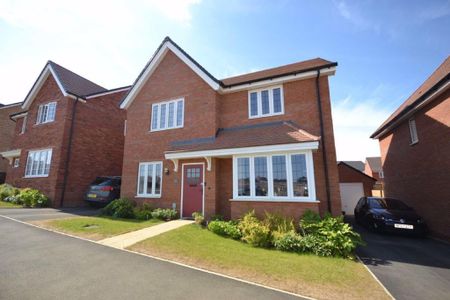 4 bedroom detached house to rent - Photo 2