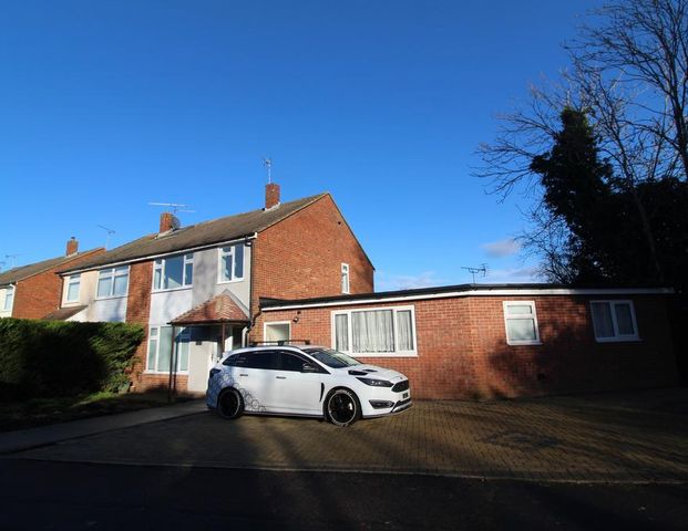 4 bedroom terraced house to rent - Photo 1