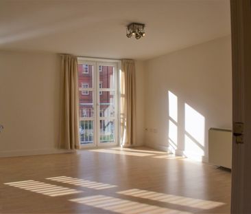2 Bed Flat, Jenner House, NG3 - Photo 2