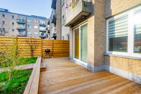 Gelijkvloerse verdieping met één slaapkamer in Saint-josse-ten-noode - Foto 5