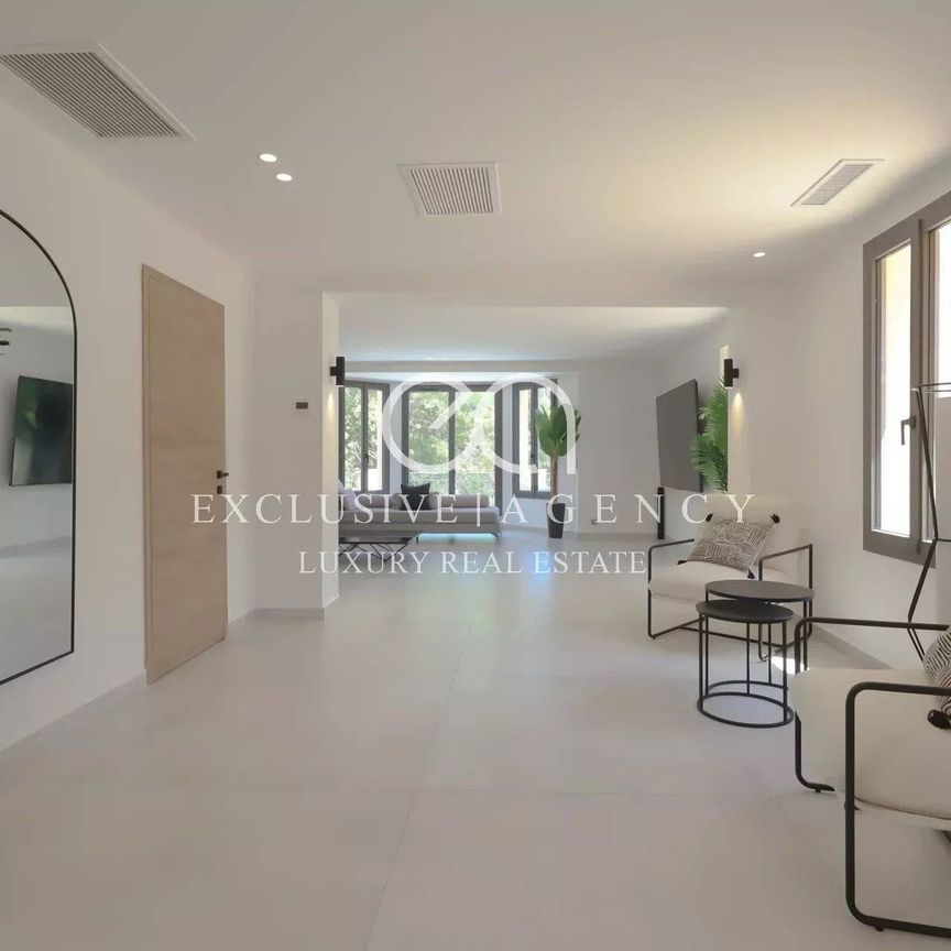 CANNES CROIX DES GARDES VILLA 390 M² AVEC PISCINE - Photo 1