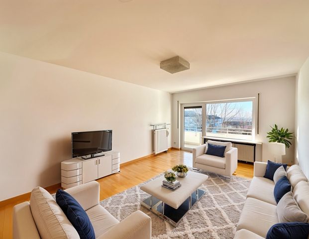 Schöne 4,5-Zi-Wohnung mit Balkon und Garage in Feldrandlage - Photo 1