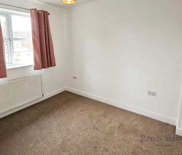 3 bedroom end of terrace house to rent - Photo 2