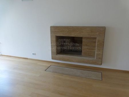 Four Bedroom House on Lake in Baneasa - Photo 3