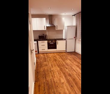 Studio Flat, Park Royal Road, NW10 - Photo 4