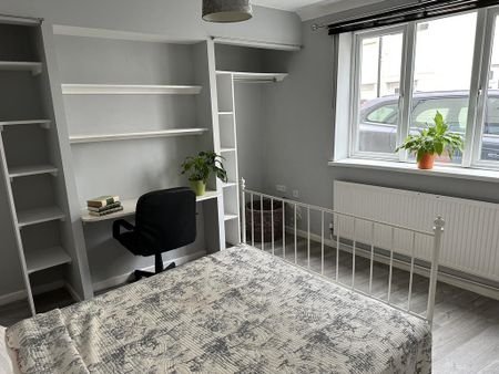 5 bedroom house to rent - Photo 2