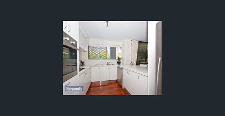 Fully Renovated - Fully Furnished - Inground Pool - Photo 5