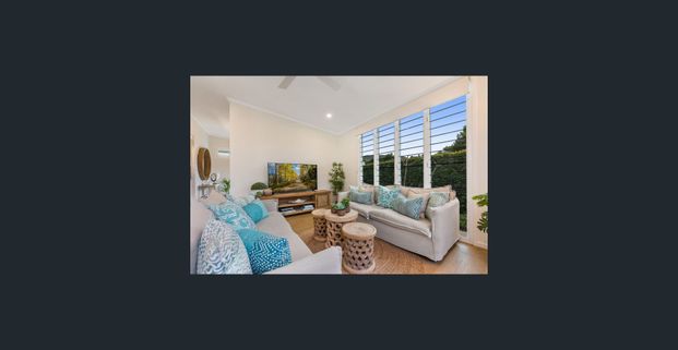 Gorgeous coastal lifestyle fully furnished home on offer. Unfurnished negotiable on longer term lease. - Photo 1