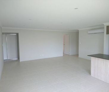 4 BEDROOM HOME IN QUIET CUL-DE-SAC - Photo 4