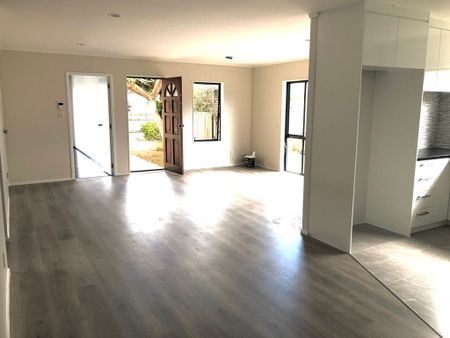 East Tamaki - Photo 4