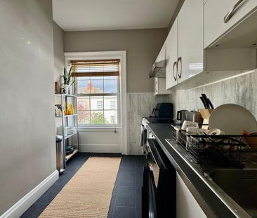 3 bedroom flat to rent - Photo 6