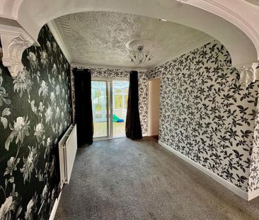 3 bedroom semi-detached house to rent - Photo 3