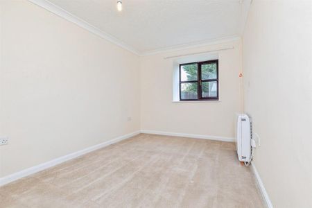 2 bedroom retirement property to rent - Photo 3