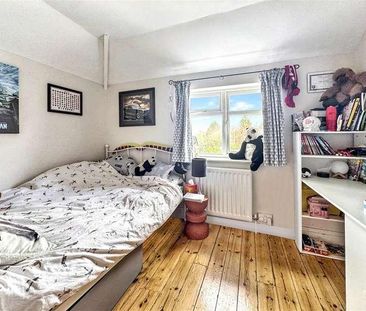 Hazelmoor Lane, Gallowstree Common, RG4 - Photo 5