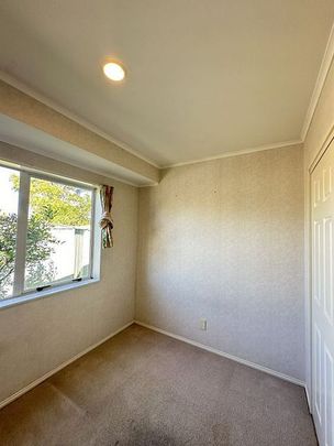 Seeking space, comfort, and convenience. - Photo 1