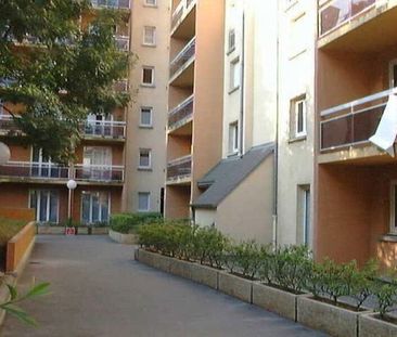 Location Appartement 2 pièces 45m² ORLEANS 45000 - Photo 5