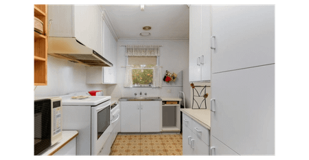 Spacious Family Home - Photo 2