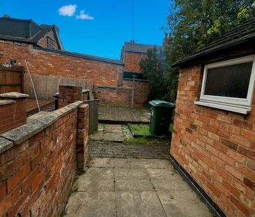 3 bedroom terraced house to rent - Photo 3