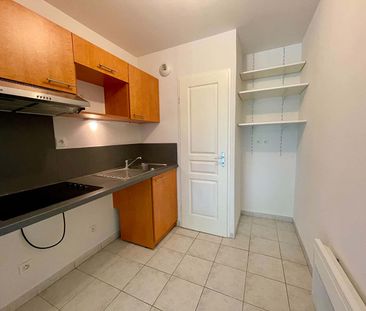 Location Appartement 2 pièces 47m² HENIN BEAUMONT 62110 - Photo 3