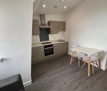 1 bedroom Flat To Let - Photo 2